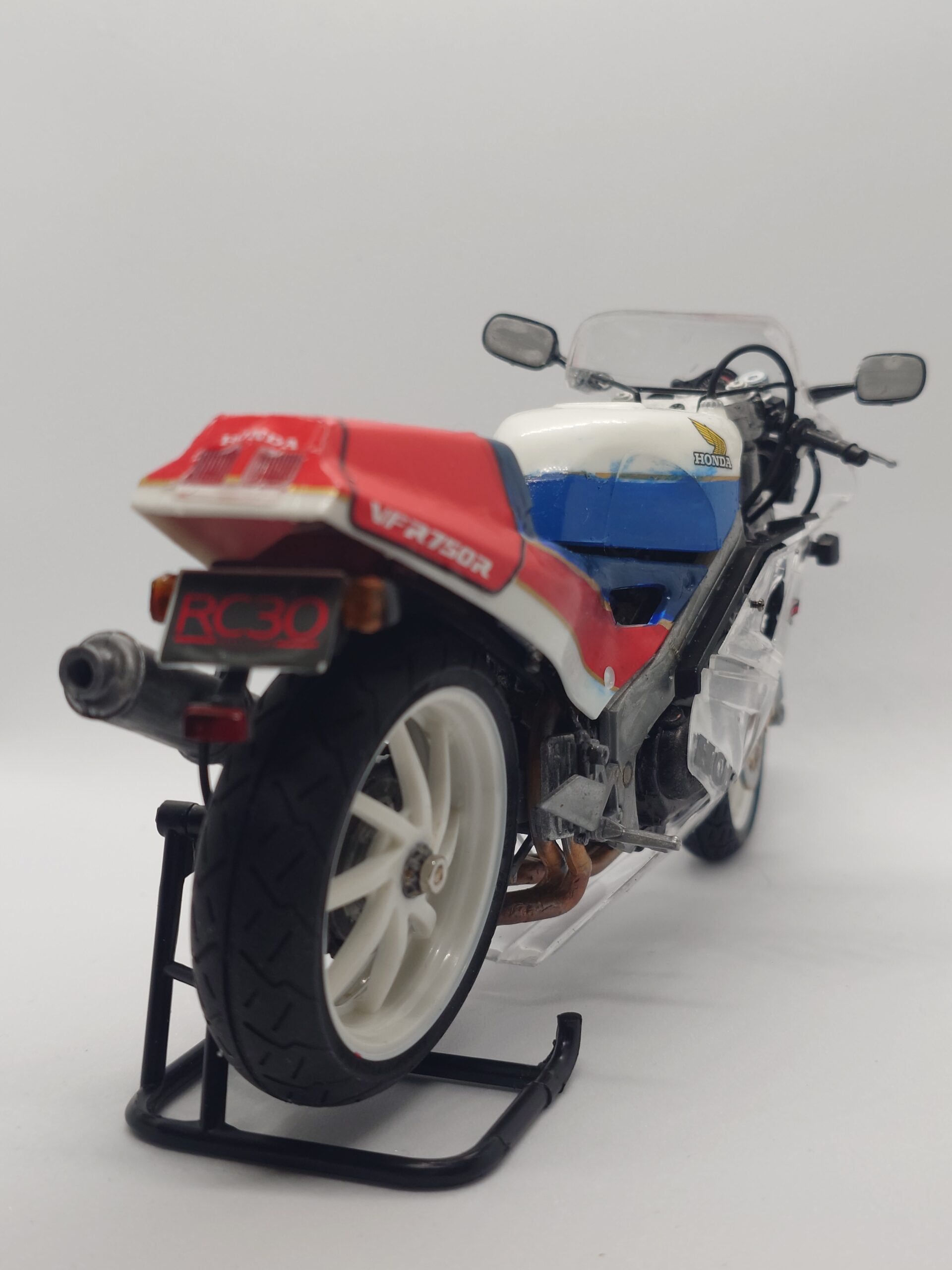 1/12 Honda VFR750R（RC30）